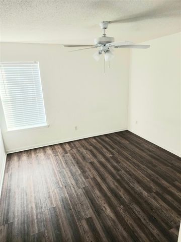 6500 Sands Point Drive 104, Houston, TX 77074