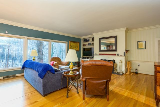 2082 Miller Road, Huntington, WV 25701