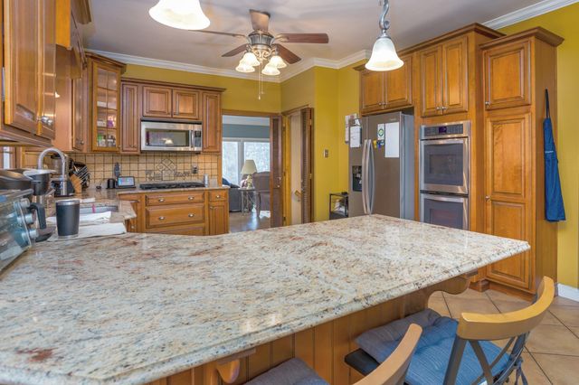 2082 Miller Road, Huntington, WV 25701