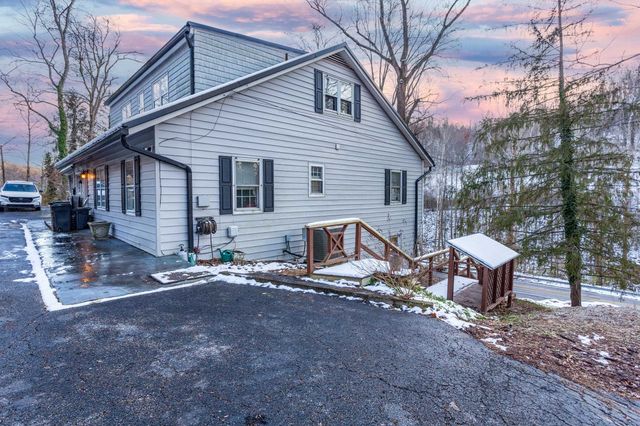 2082 Miller Road, Huntington, WV 25701