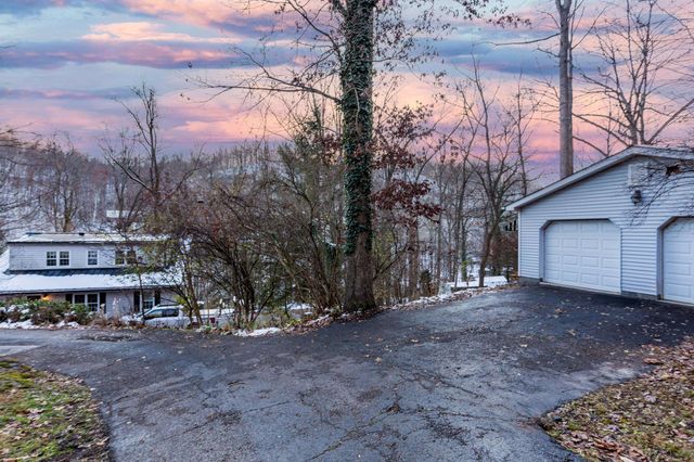 2082 Miller Road, Huntington, WV 25701