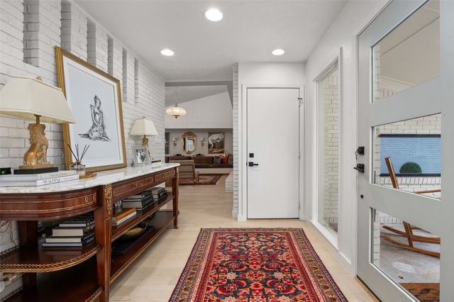 3821 Harlanwood Drive, Fort Worth, TX 76109