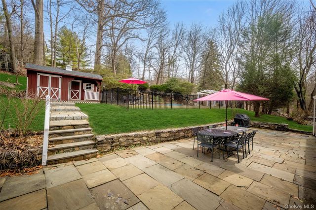 15 Stephenson Terrace, Briarcliff Manor, NY 10510