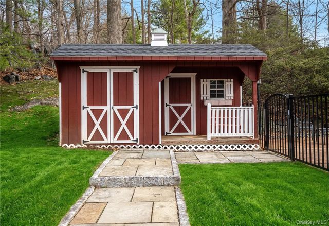 15 Stephenson Terrace, Briarcliff Manor, NY 10510