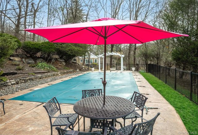 15 Stephenson Terrace, Briarcliff Manor, NY 10510