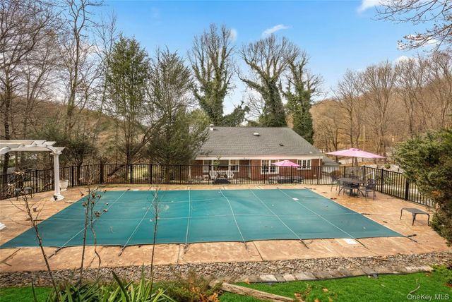 15 Stephenson Terrace, Briarcliff Manor, NY 10510