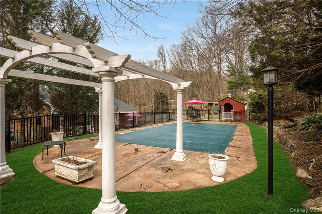 15 Stephenson Terrace, Briarcliff Manor, NY 10510