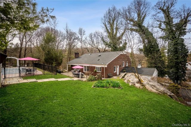 15 Stephenson Terrace, Briarcliff Manor, NY 10510