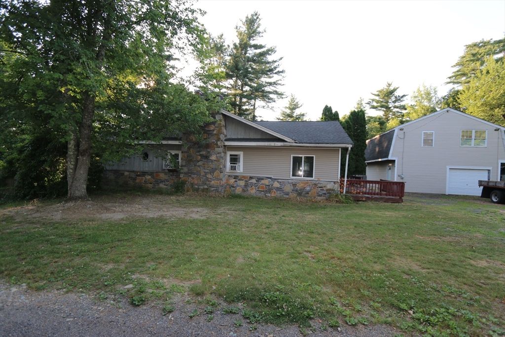 7 Collins Ave, Middleboro, MA 02346