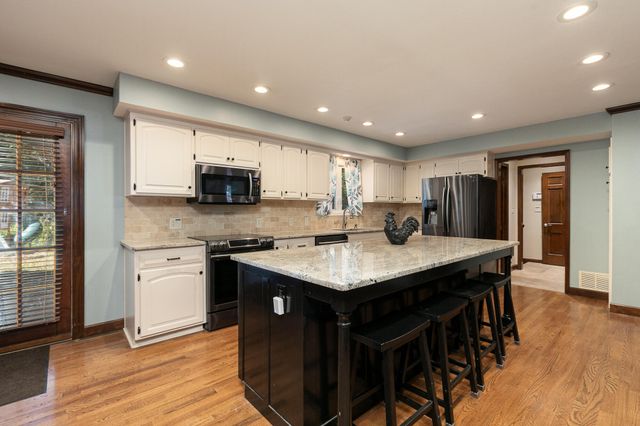 2337 S Mayfair Avenue, Springfield, MO 65804