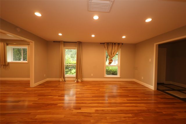 5151 Birdwood Road, Houston, TX 77096