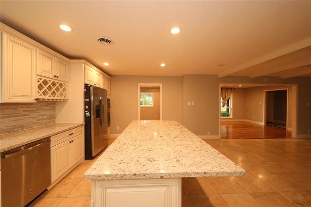 5151 Birdwood Road, Houston, TX 77096
