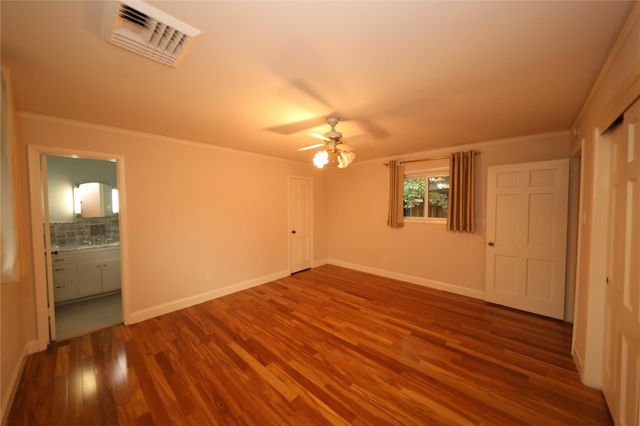 5151 Birdwood Road, Houston, TX 77096