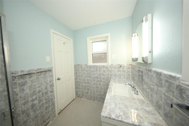 5151 Birdwood Road, Houston, TX 77096