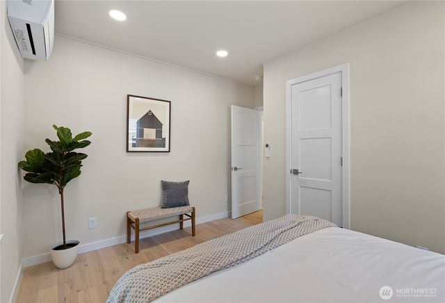 8045 19th Avenue NE, Seattle, WA 98115