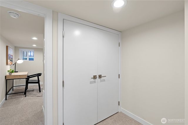 8045 19th Avenue NE, Seattle, WA 98115