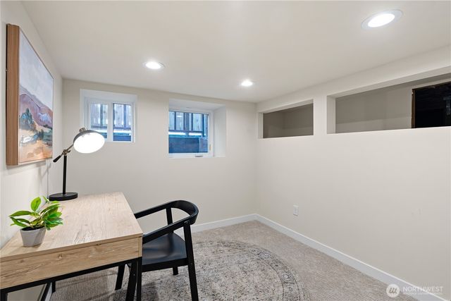 8045 19th Avenue NE, Seattle, WA 98115