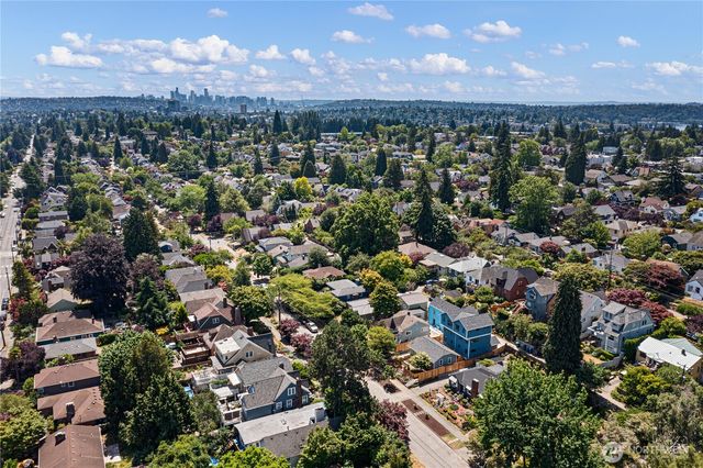 8045 19th Avenue NE, Seattle, WA 98115