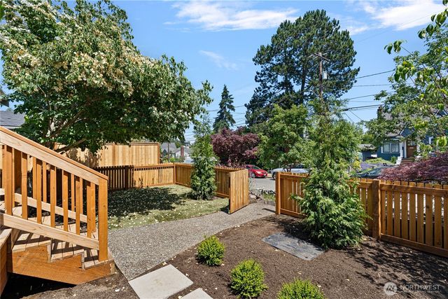8045 19th Avenue NE, Seattle, WA 98115