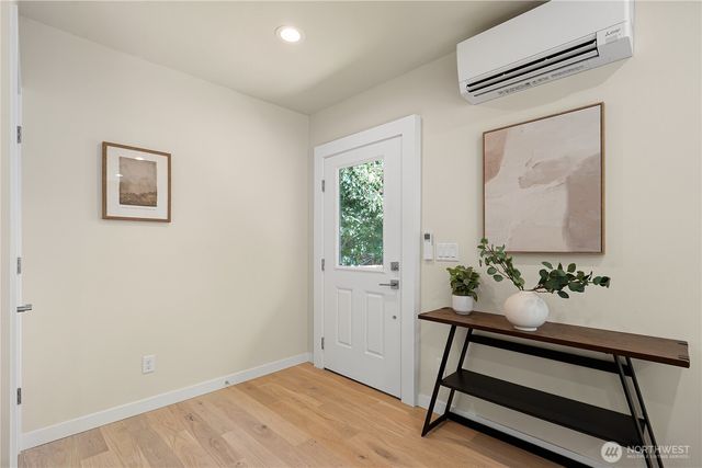 8045 19th Avenue NE, Seattle, WA 98115