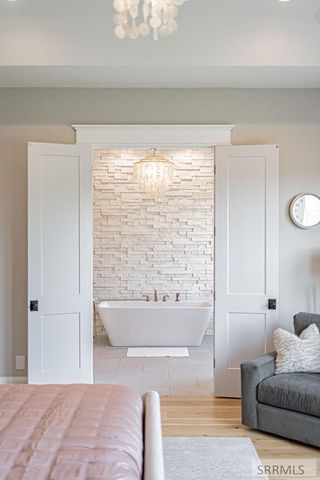 6775 S 46th E, Idaho Falls, ID 83406