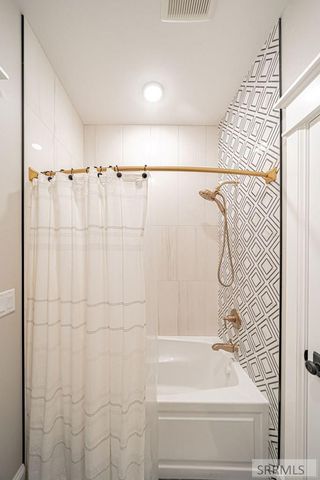 6775 S 46th E, Idaho Falls, ID 83406