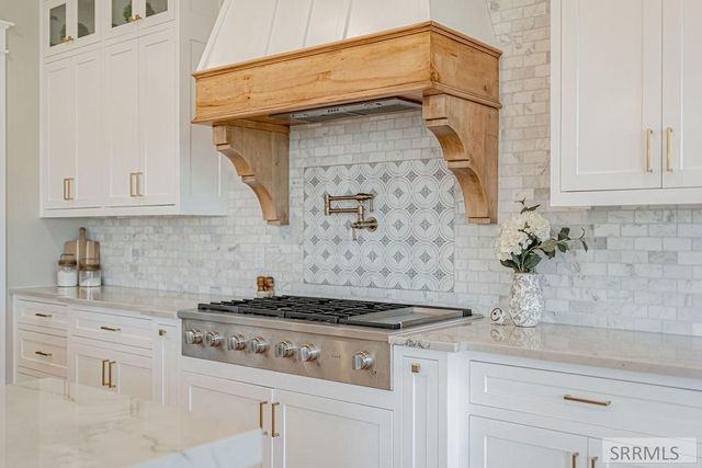 6775 S 46th E, Idaho Falls, ID 83406