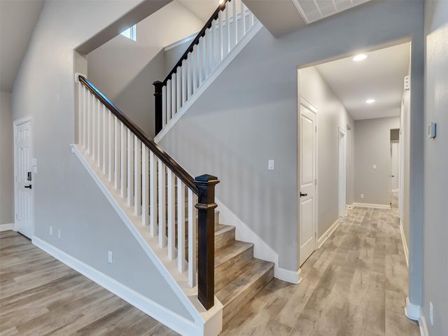 425 Amanda Circle, Tiki Island, TX 77554