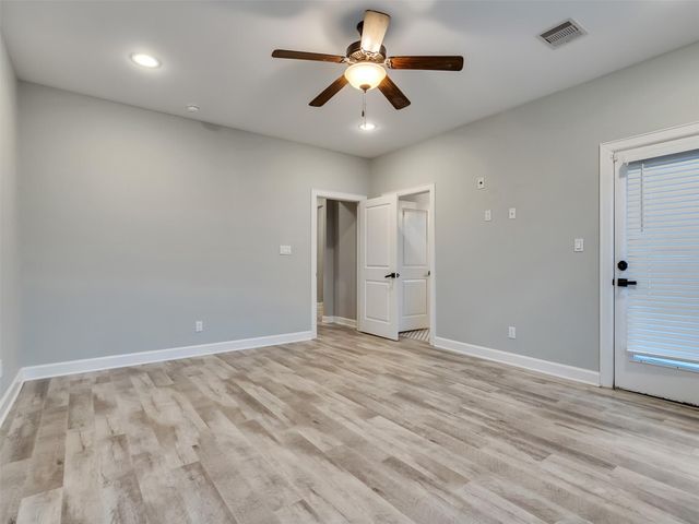 425 Amanda Circle, Tiki Island, TX 77554