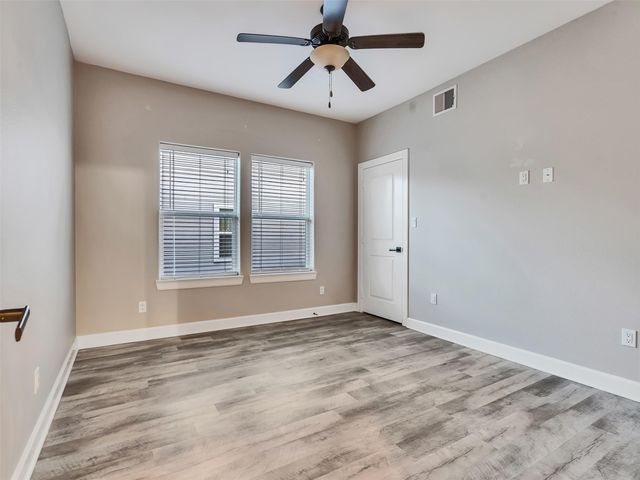425 Amanda Circle, Tiki Island, TX 77554