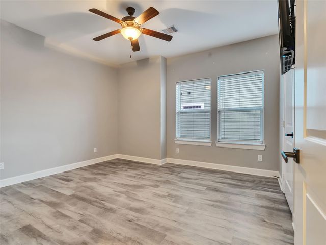 425 Amanda Circle, Tiki Island, TX 77554