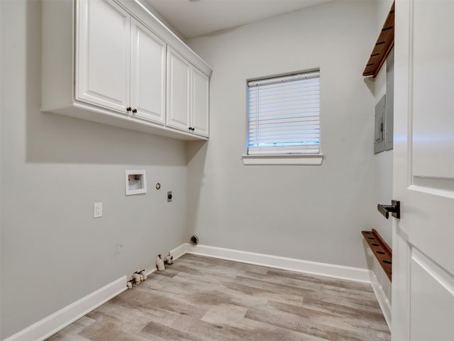 425 Amanda Circle, Tiki Island, TX 77554