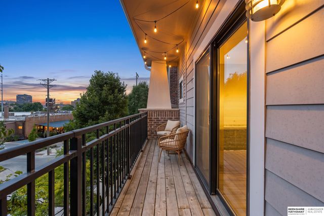 815 S 31st Street, Omaha, NE 68105