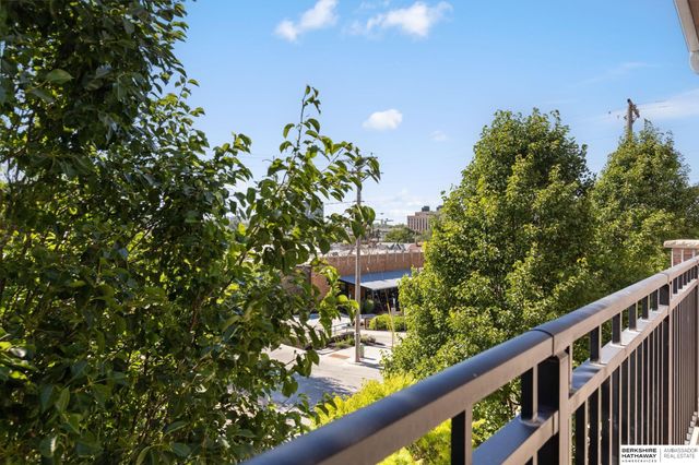 815 S 31st Street, Omaha, NE 68105
