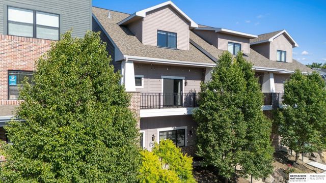815 S 31st Street, Omaha, NE 68105