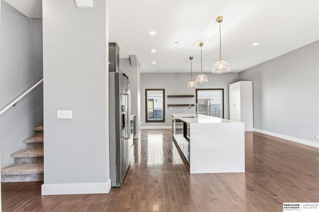 815 S 31st Street, Omaha, NE 68105