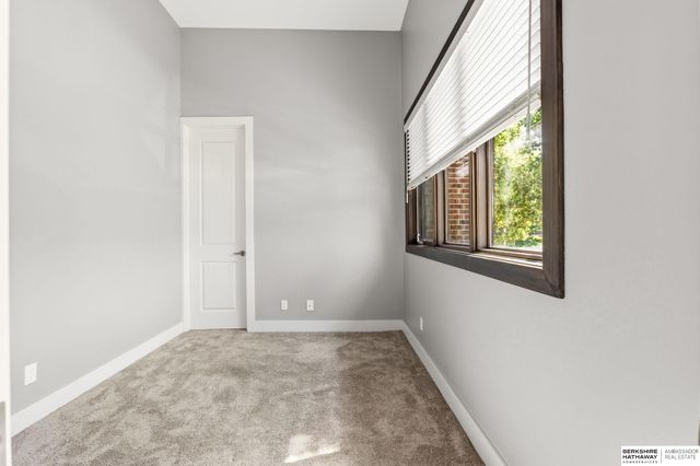 815 S 31st Street, Omaha, NE 68105