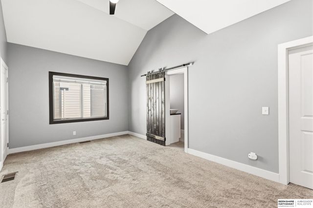 815 S 31st Street, Omaha, NE 68105