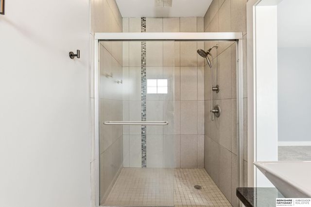 815 S 31st Street, Omaha, NE 68105
