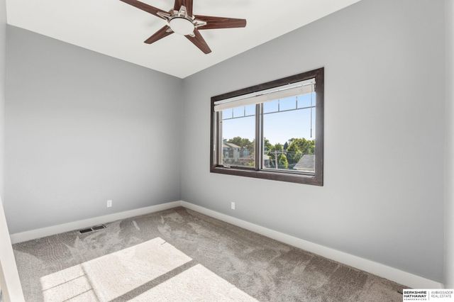 815 S 31st Street, Omaha, NE 68105