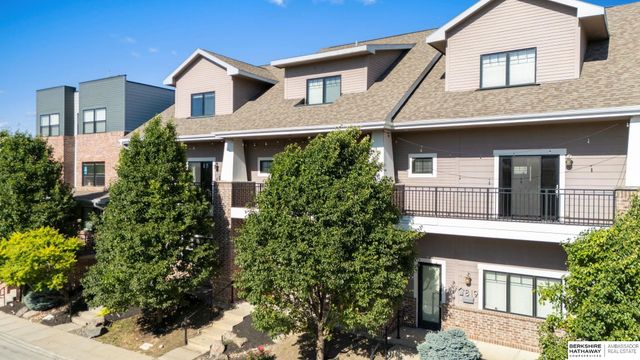815 S 31st Street, Omaha, NE 68105