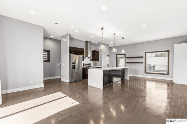 815 S 31st Street, Omaha, NE 68105