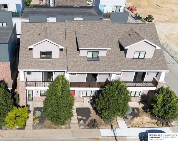 815 S 31st Street, Omaha, NE 68105