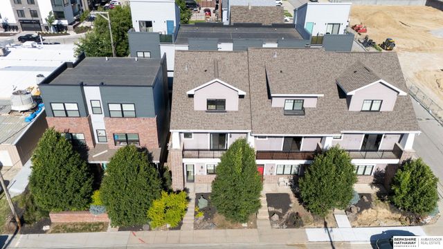 815 S 31st Street, Omaha, NE 68105