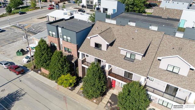 815 S 31st Street, Omaha, NE 68105