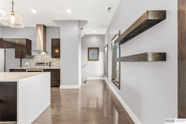 815 S 31st Street, Omaha, NE 68105
