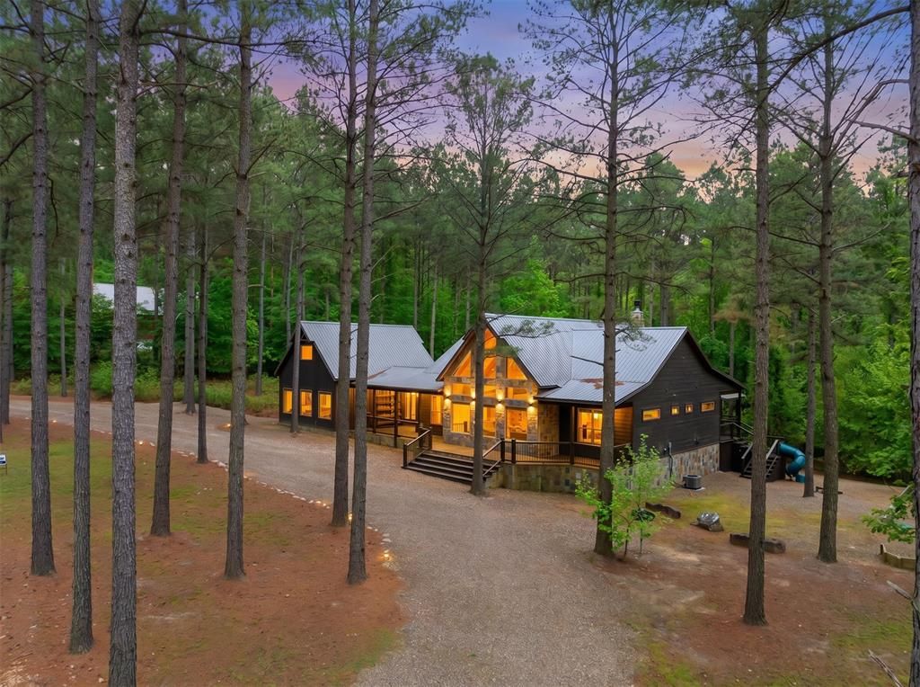 Image 1 of property listing at 210 Green Apple Trail, Broken Bow, OK 74728