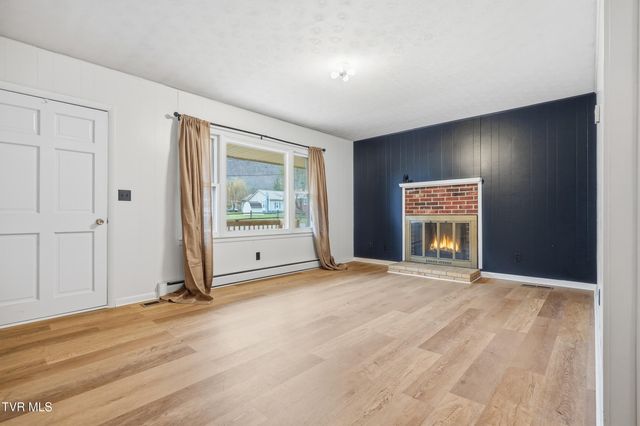 2222 East 3rd Avenue, Big Stone Gap, VA 24219