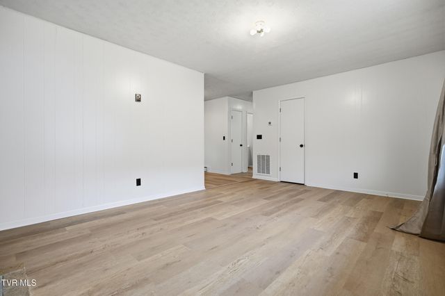 2222 East 3rd Avenue, Big Stone Gap, VA 24219