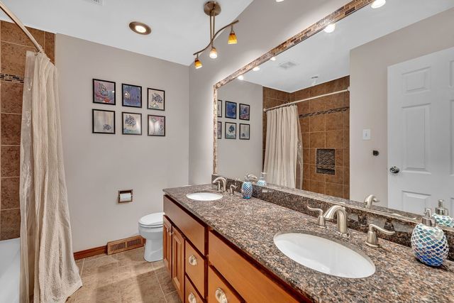 5 Assembly Court, Bolingbrook, IL 60440
